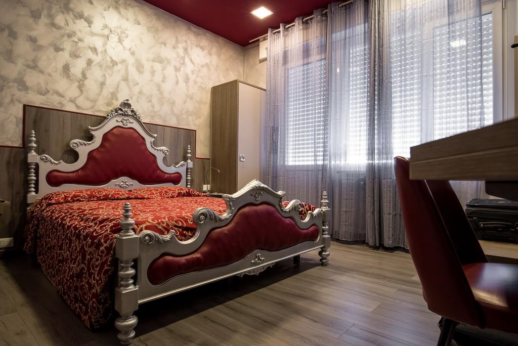 Hotel Royal Вивероне Экстерьер фото