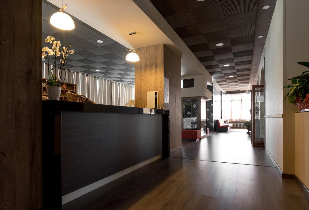 Hotel Royal Вивероне Экстерьер фото