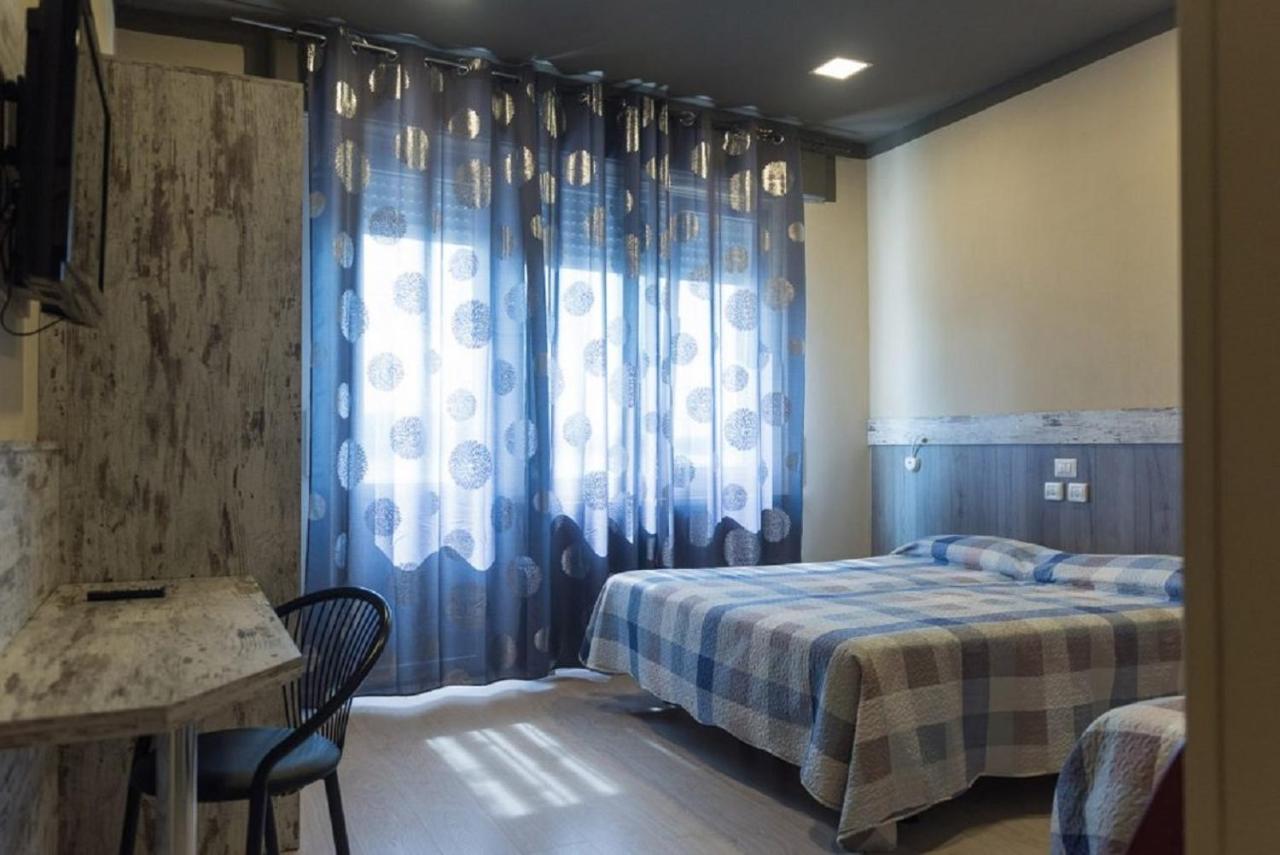 Hotel Royal Вивероне Экстерьер фото