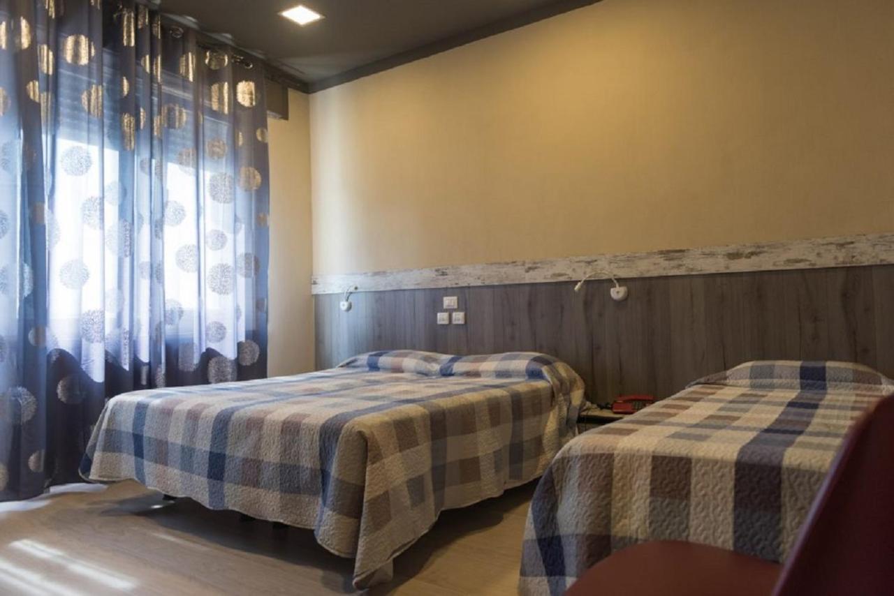 Hotel Royal Вивероне Экстерьер фото