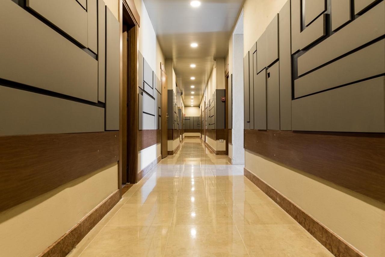 Hotel Royal Вивероне Экстерьер фото